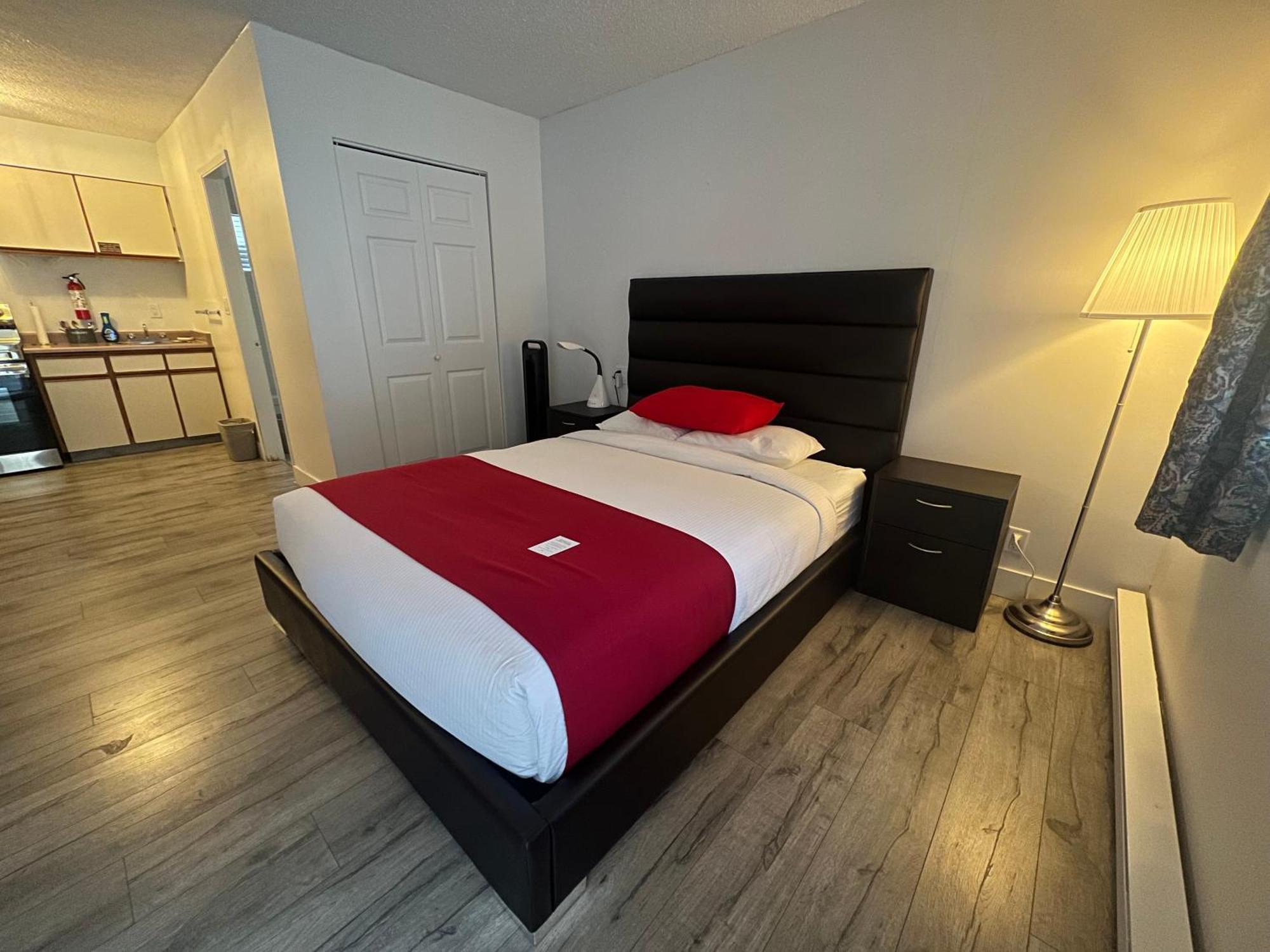 Alpine Motel Хоуп Экстерьер фото
